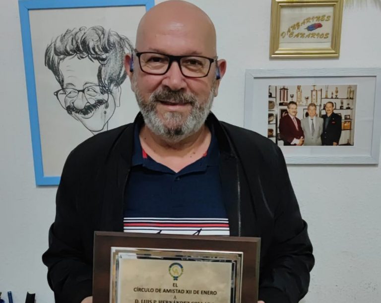 Luis Collado recibe un reconocimiento por los 50 años al frente de Los