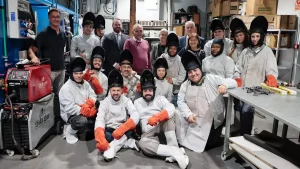 El Carnaval se forja con hierro y creatividad: dieciséis diseñadores aprenden el arte de la soldadura