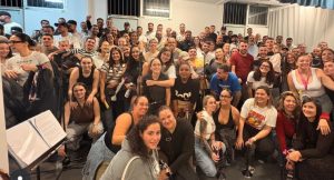 Los Majaderos y Las Traviesas tejen hermandad en un encuentro de ritmo y complicidad