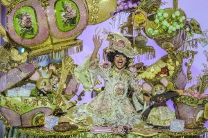 Un té para una reina, Elena Henríquez González sube al Trono Infantil del Carnaval de «Las Vegas»