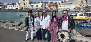 Una profesora madrileña ganó el sorteo de Los Achipencos que el Ayuntamiento entregó en Fitur para vivir el Carnaval de Puerto del Rosario