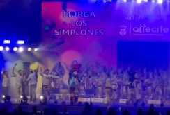 Los premios de diseño y presentación recaen en Los Simplones en una edición con escaso número de murgas en Arrecife