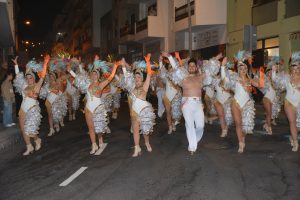 Las comparsas aprueban con nota en la primera exhibición de Candelaria