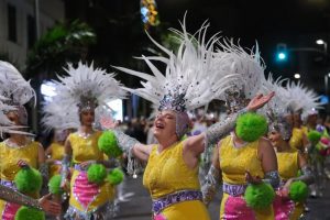 Santa Cruz arranca diez días de Carnaval en la calle con la Cabalgata Anunciadora