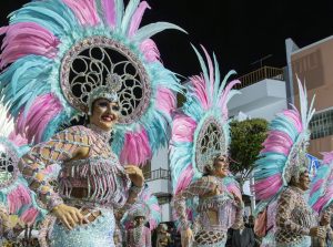 Agüimes prende la mecha de su Carnaval 2026 con un multitudinario desfile de carrozas