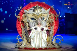 Once candidatas, diez agrupaciones y el ritmo de King África en la Gala de la Reina de los Mayores