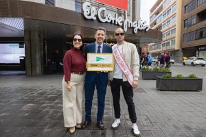 El público premia a Drag La Tacones y a Mª Carmen García en la Gala Drag del Carnaval de Las Palmas