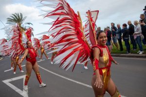 Morro Jable celebró su Gran Coso Carnavalero entre viento, color y música