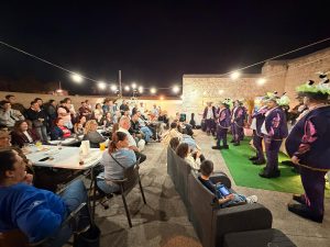 La tradición carnavalera se abraza: Los Diablos Locos reciben a Los Cornucas Atómicos