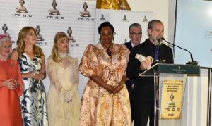 Reconocimiento nacional a la excelencia para un referente del diseño del Carnaval