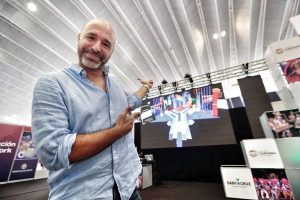 Volver no es retroceder: el reencuentro necesario del Carnaval con Enrique Camacho