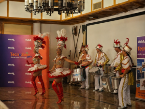 La comparsa Tropicana lleva su espectáculo y su carnaval hasta lo más alto de Hungría