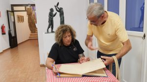 Rosana, Acciones Unidas y Cultura Arrecife visitan la sede de la Asociación Parranda Marinera de Buches en una nueva sesión de “Ensayos de Salitre y Sal”