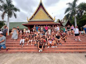 Los Raviscuditos disfrutan de una jornada de convivencia en Loro Parque