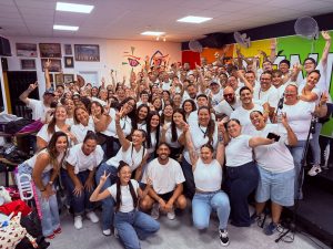 Irónicos y Guachinquietas estrechan lazos en una noche de convivencia